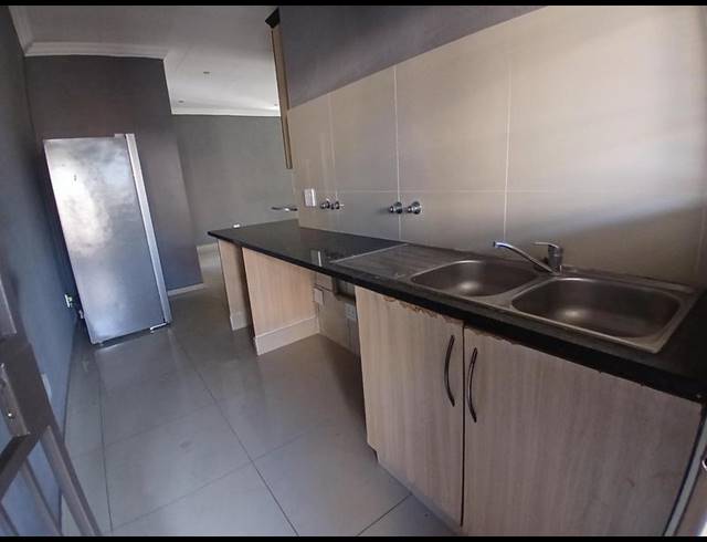 3 BEDROOM TOWNHOUSE FOR SALE IN THERESA PARK